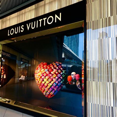 louis vuitton nesr me|louis vuitton store locator.